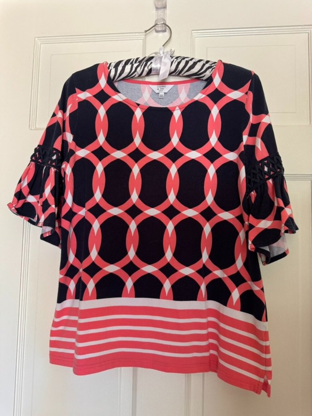 Crown & Ivy Women's short-sleeve pullover.